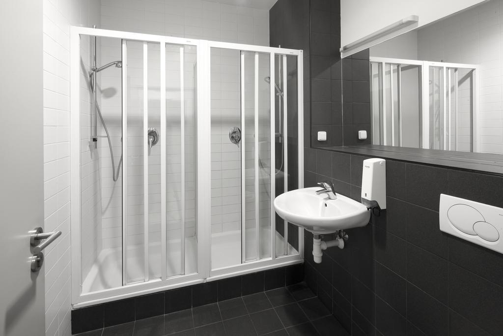 Hotel & Hostel Letov Prag Dış mekan fotoğraf